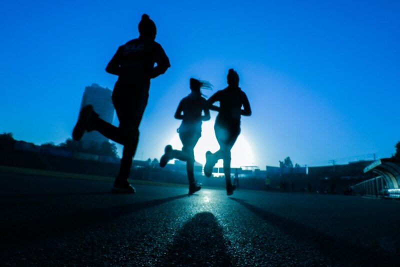 Laufen Sie sich fit! Wichtige Tipps für Ihre Laufeinheit